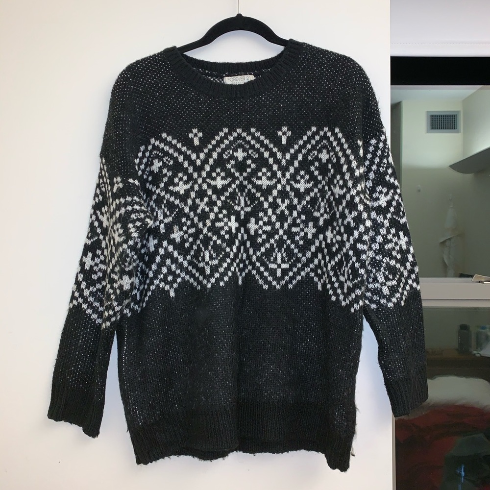 SOLD F21 b&w fair isle Xmas cozy knit sweater